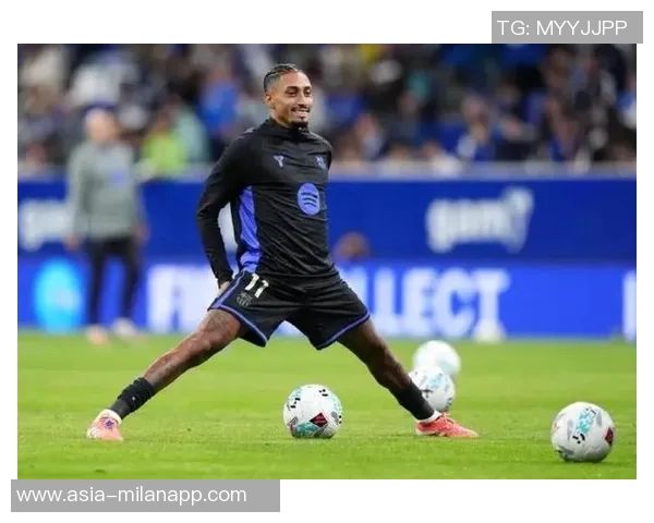 马卡报指出拉菲尼亚缺阵对巴萨造成多方面影响成为球队重要支柱 马卡报指出拉菲尼亚缺阵对巴萨造成多方面影响成为球队重要支柱